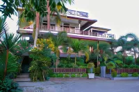 Friends Beach Hotel