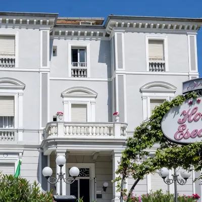 Esedra Hotel Hotel dekat Museum Federico Fellini