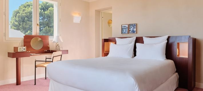 Hôtel le Provençal renové en 2025 - Bord de Mer Hotels in Hyeres