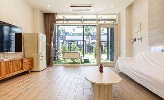 Yangyang Pool Lounge Pension & Glamping