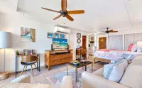 Sapphire Beach Escape -Top Floor- Amazing Views- Walk to Beach/Restaurants- HGTV - Bungalow
