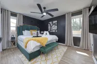 Military in Style/Movie Room /Game Room Minutes from Ft. Benning & Downtown area - 4 ดาว