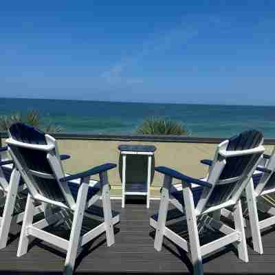 Beach front Luxurious Oversized  Penthouse 2100+ ft² large balcony!Great sunset! Others