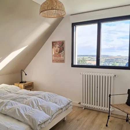 Elegance on the bay, modern apartment with garden and sea view