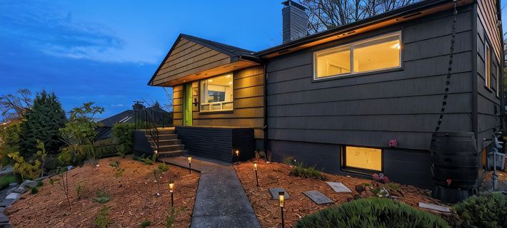 Luxury Spa, Patio, Deck & Views of Puget Sound in the Heart of Old Town, Tacoma Hotels in Tacoma
