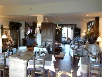 Le Verger des Châteaux, The Originals Relais - 朝食