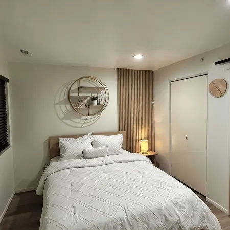 Cozy Freshly remodeled 1B/1B Retreat close to Main