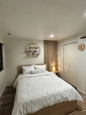 Cozy Freshly remodeled 1B/1B Retreat close to Main - 2-نجوم