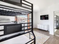 Stylish House in the Indian Palms Country Club. Walking distance to Coachella!