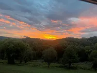 Rustic Cabin minutes from New River Gorge National Park and downtown Oak Hill. - 3-Star