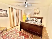 5BR/3.5BA w/2 Master Suites/Pool