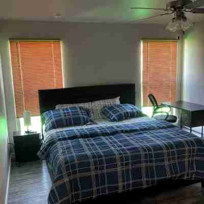 Beautiful new 3-bedroom townhome in Odessa with AC, WiFi. Enjoy your stay Rooms