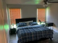 Beautiful new 3-bedroom townhome in Odessa with AC, WiFi. Enjoy your stay