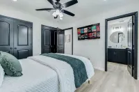 Stylish main-level home in historic downtown Brenham—walking distance to shops!