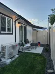 Guest House with private entry and driveway. Pet Friendly! - 2 stjerner