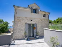 Villa GreyStone-House Podgora Charming with privat heated pool and romantic view Hotels in Podgora