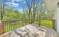 Charming 2-bedroom house with AC, WiFi in tranquil Eagle Rock