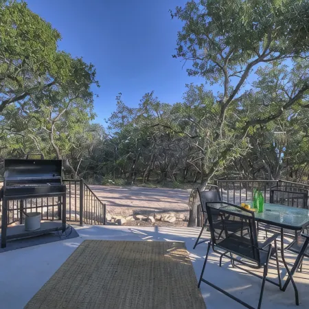 Serene Getaway Nestled in the Tx Hill Country!