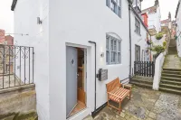 Host & Stay | 11 Bakehouse Yard - Homestays