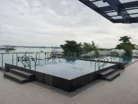 CozyHomes at One Residence Batam - Infinity Pools