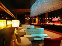 Golden Tulip Ana Dome Cluj - بار