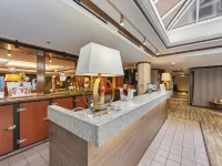 The Bedford Regency Hotel Hotels near Laurel Point
