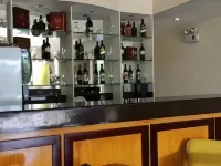 Cindy Kelly Hotel Các khách sạn gần Trung tâm mua sắm Harbor Point