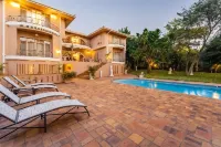 The Victorian Manor - Private Pools