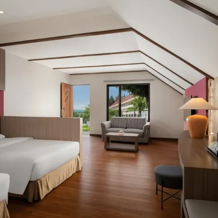 Niagara Hotel Lake Toba & Resorts