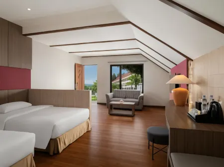 Niagara Hotel Lake Toba & Resorts