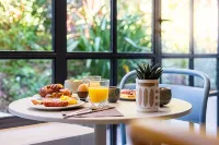 Staybridge Suites CANNES CENTRE by IHG - 발코니