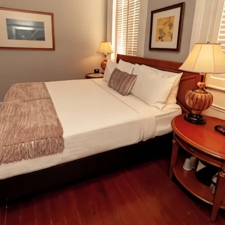 New Orleans Courtyard Hotel by the French Quarter Отели рядом с достопримечательностью «Комплекс Fair Grounds Race Course»