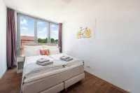 HELLOFLATS: Luxury Penthouse / Balcony / Parking / Center / Therme / MUC Airport - شرفة