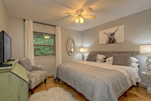 Creekside Hideaway: Private ,Sky Valley – Golf & Clubhouse Very Close