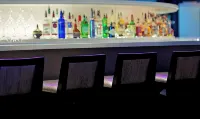 DoubleTree by Hilton Montreal - bar