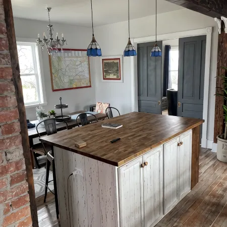 Historic 1886 House locate convienently