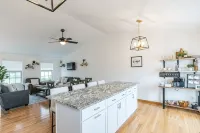 Fun 3 Bedroom Home with Gameroom near Ark!! - 무료 와이파이