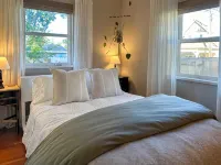 The Alley House - Historic District Garden Bungalow