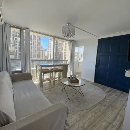 Remodeled oasis in the heart of Waikiki! Min. from beach, shops, & restaurants!