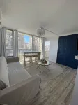 Remodeled oasis in the heart of Waikiki! Min. from beach, shops, & restaurants! - مسبح خاص
