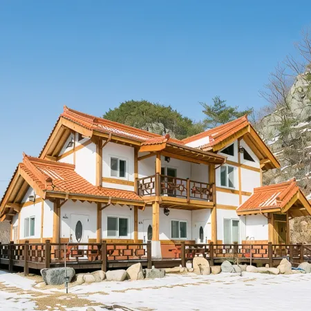 Gyeongju Hanok Kkotjam Pension Отели рядом с достопримечательностью «Храм Синсонса»