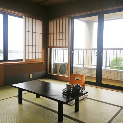 Uwoyosi Hotel berhampiran Stesen Takatsuki