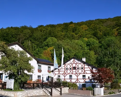 Zum Blauen Hecht Hotels in Kipfenberg