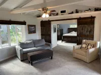 Cozy Lake Front Cottage