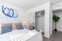 Exceptional DT Alhambra Condo  3Br/2BA with King Size Bed +EV Charger
