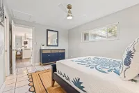 Island Oasis & Coastal Cottage - 4-Star