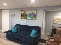 Downstairs (Unit 2) in New House, Deck, Hiking Trails Nearby - Wifi