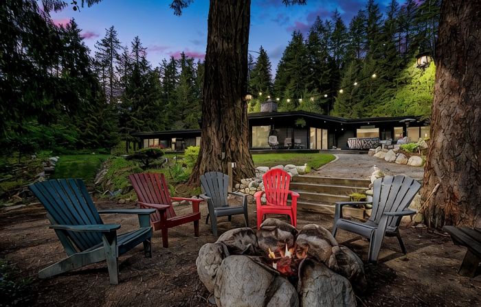 Stunning Waterfront Getaway!  Luxury Home on Acreage,  Natures Paradise
