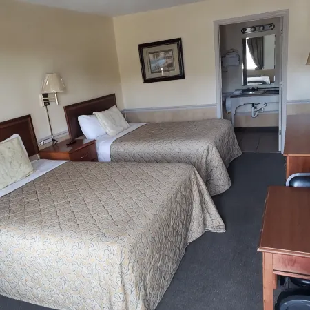 Traveler's Choice Motel