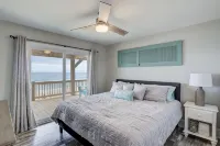 Charm Getaway - Oceanfront family home in a quiet stretch of Surf City ! - Boutique